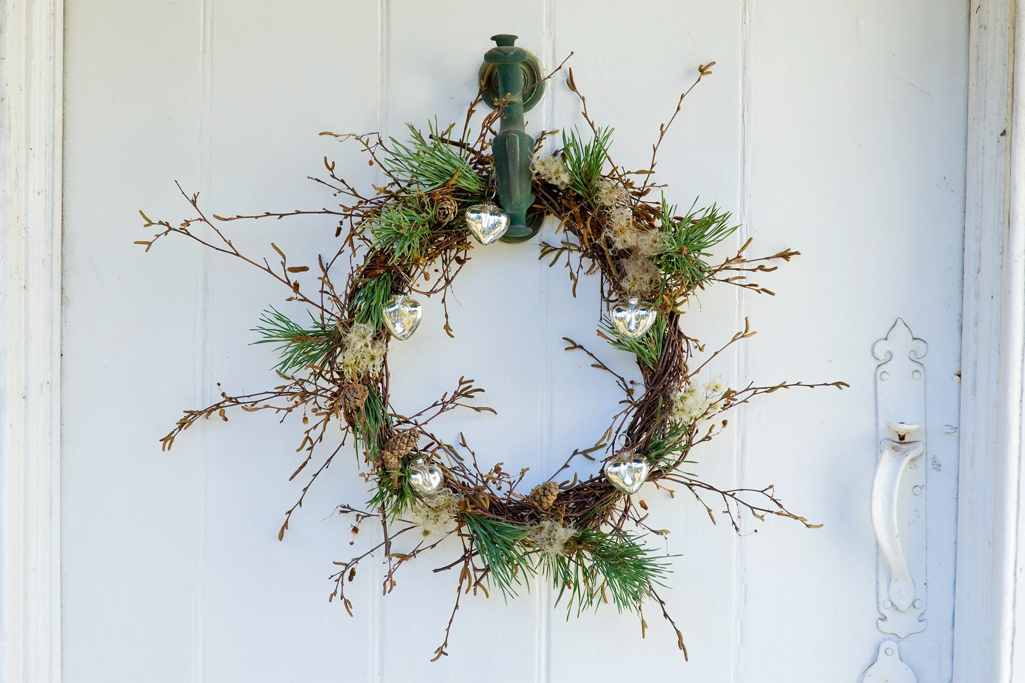 contemporary christmas door wreath bbc gardeners world magazine intended for christmas wreath material crossword Contemporary Christmas Door Wreath | Bbc Gardeners World Magazine intended for Christmas Wreath Material Crossword