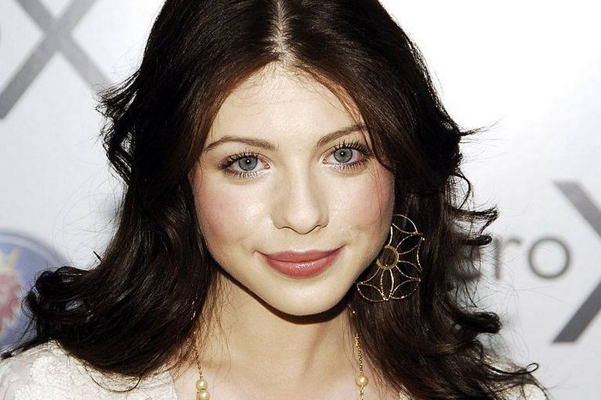 Gossip Girl&amp;#039;S Michelle Trachtenberg Called Friend From Hospital within Last Christmas Actress Michelle Crossword