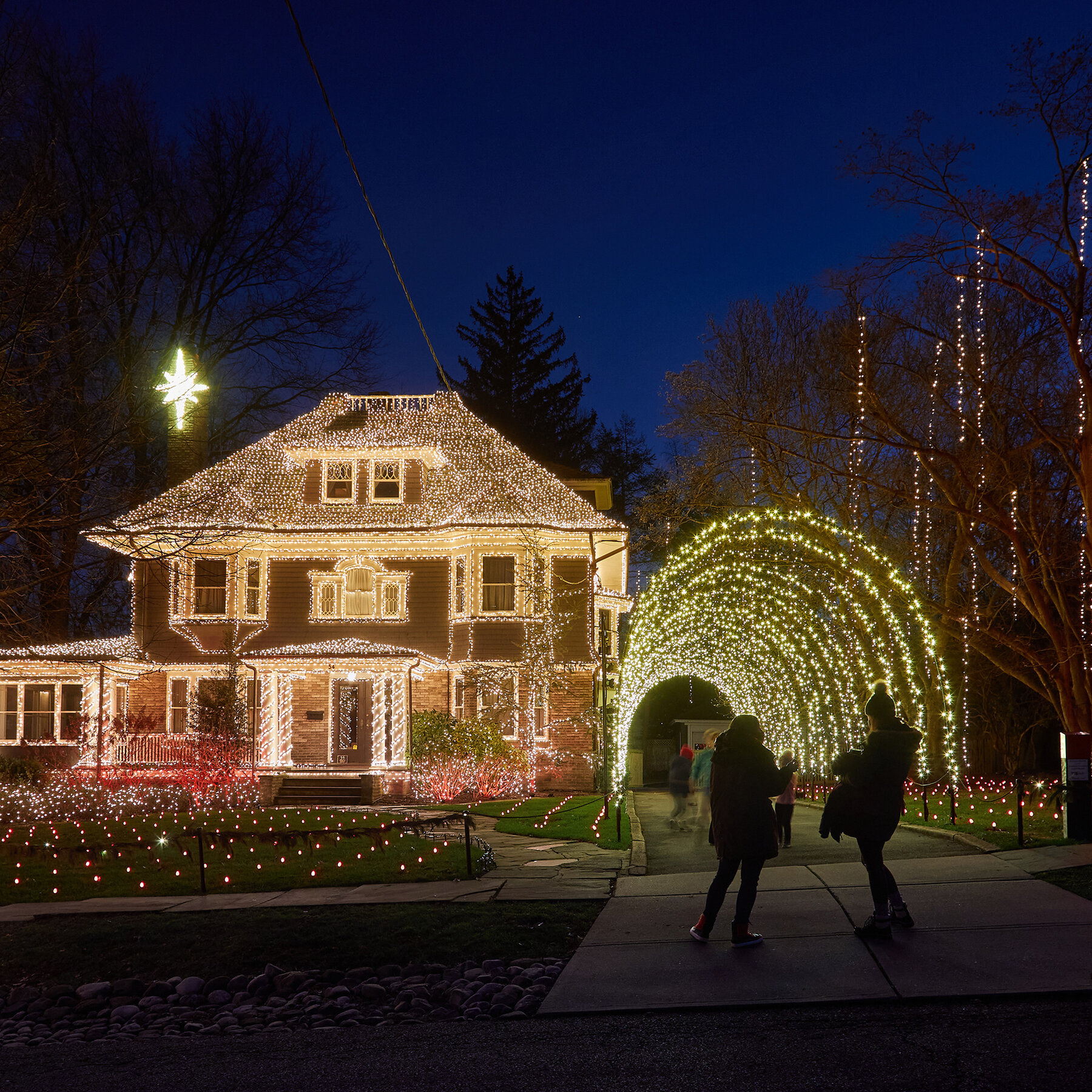 tips for hanging outdoor holiday lights the new york times regarding where outdoor christmas lights crossword Tips For Hanging Outdoor Holiday Lights - The New York Times regarding Where Outdoor Christmas Lights Crossword