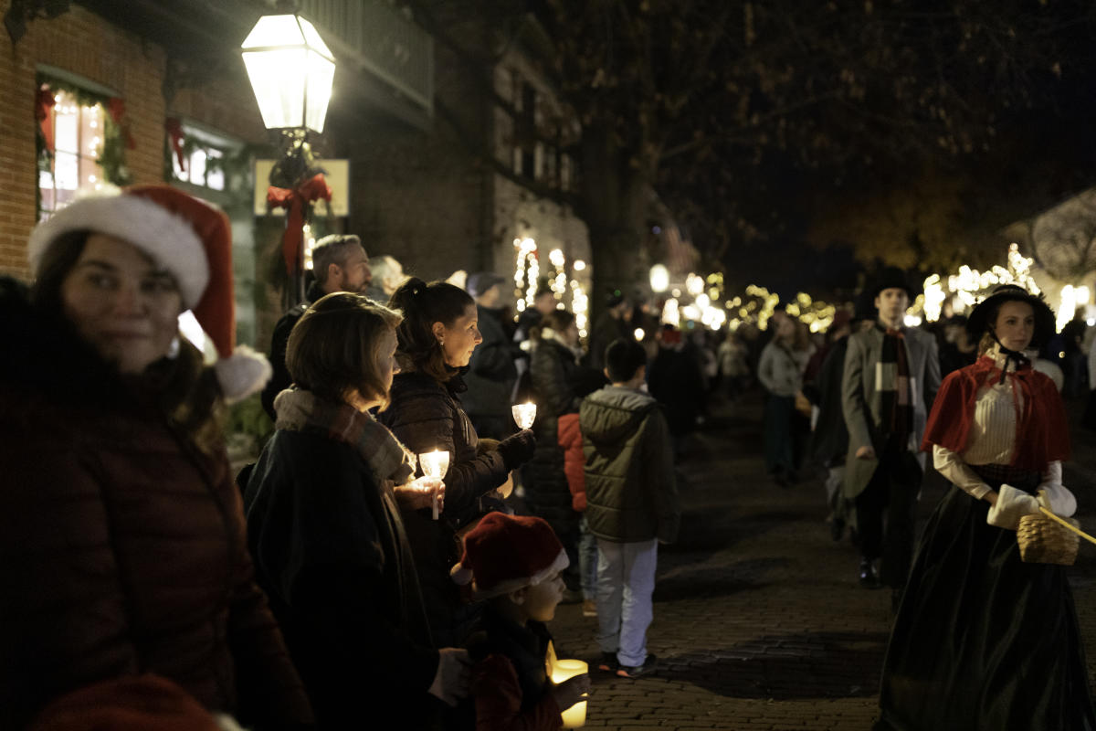 Las Posadas St Charles