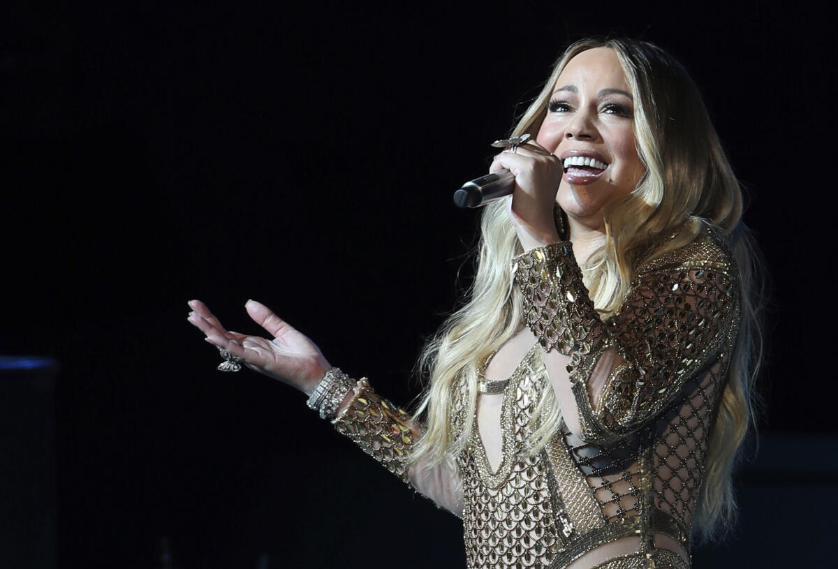 Mariah Carey Queen Of Christmas Trademark Darlene Love Mariah Carey Queen Of Christmas Trademark Darlene Love